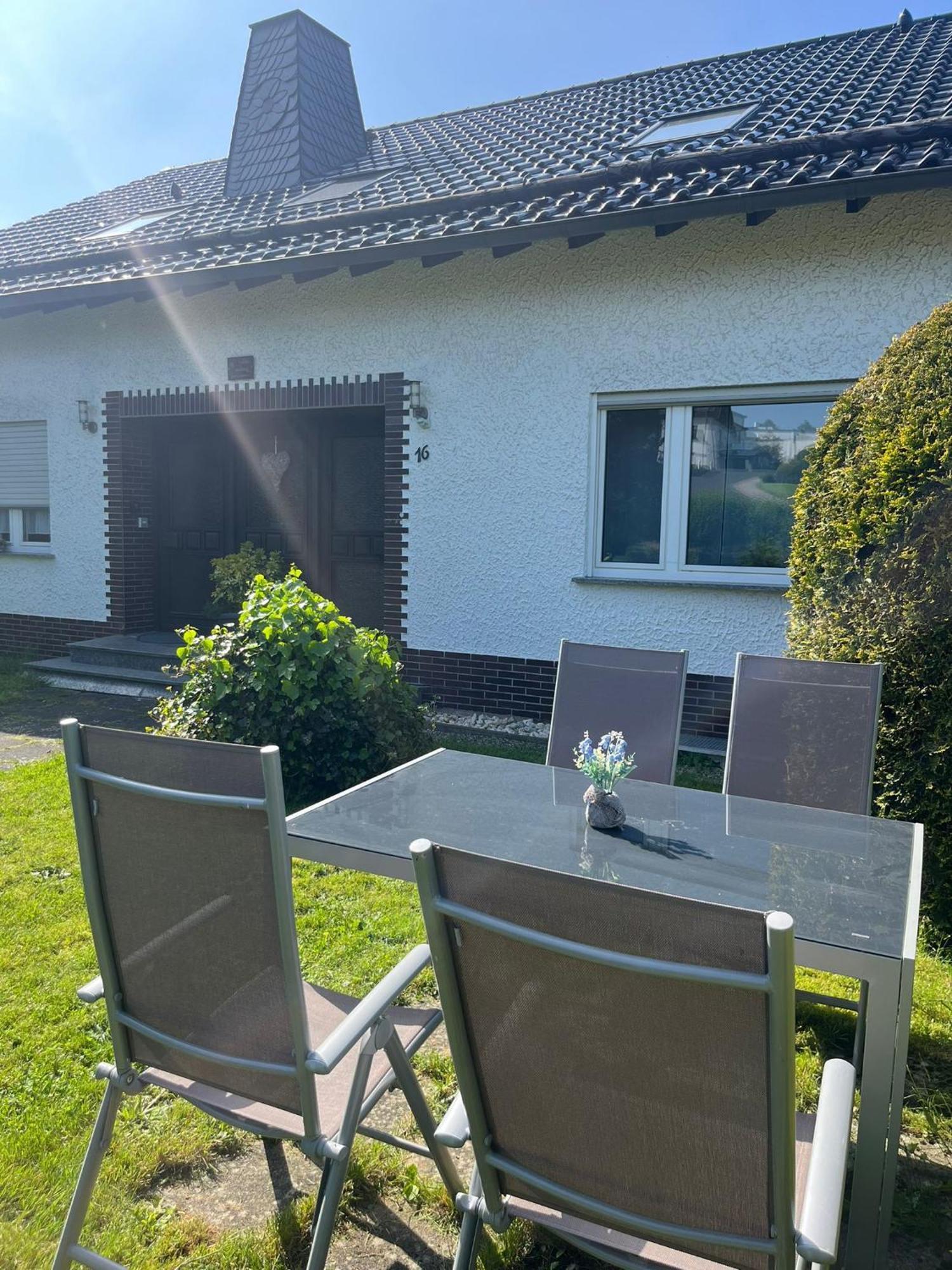 Fewo Hoheeifel, 1 Haus Mit 2 Apartments 5 Schlafzimmer In Kelberg Naehe Nuerburgring Szoba fotó