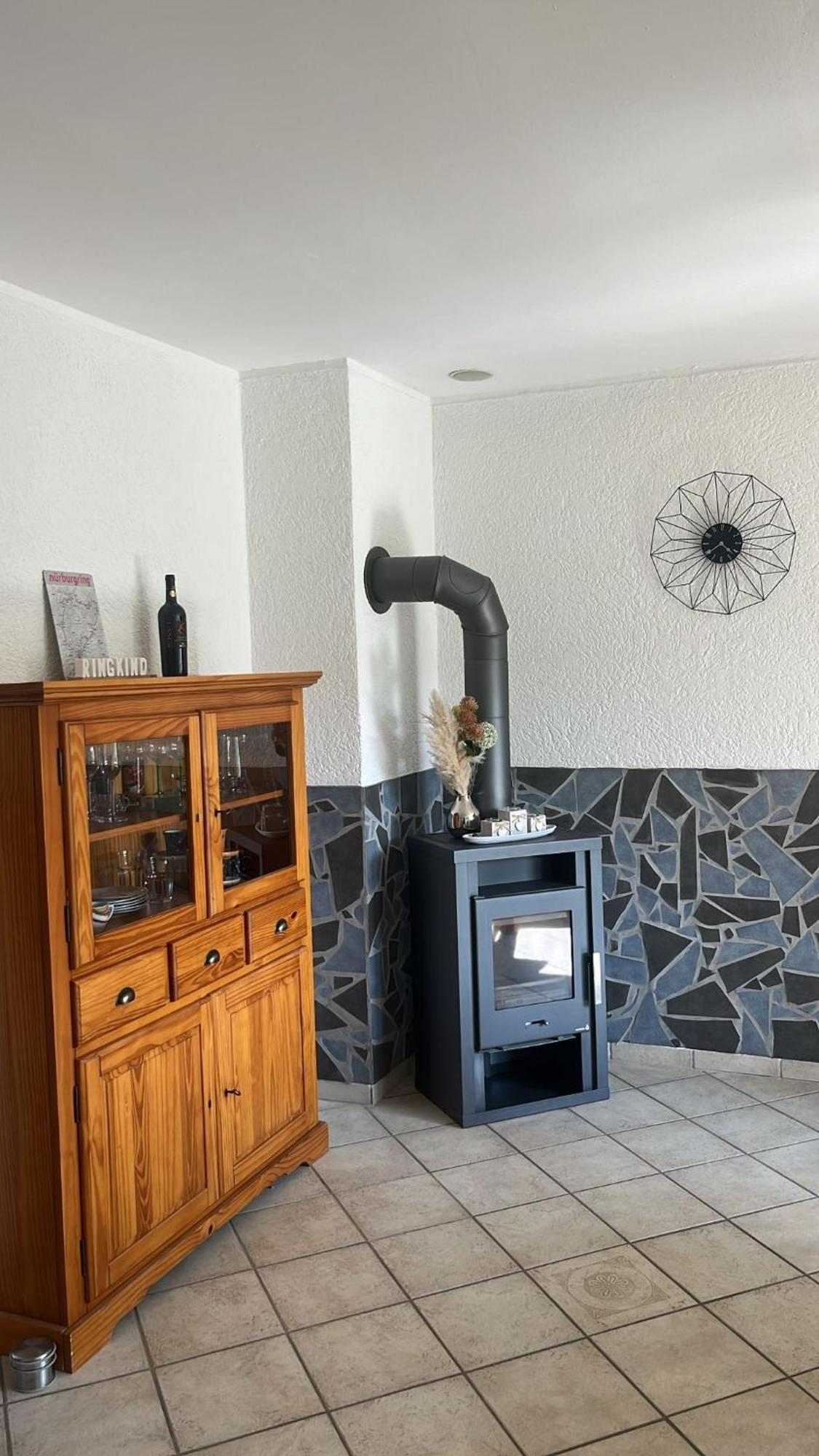 Fewo Hoheeifel, 1 Haus Mit 2 Apartments 5 Schlafzimmer In Kelberg Naehe Nuerburgring Kültér fotó